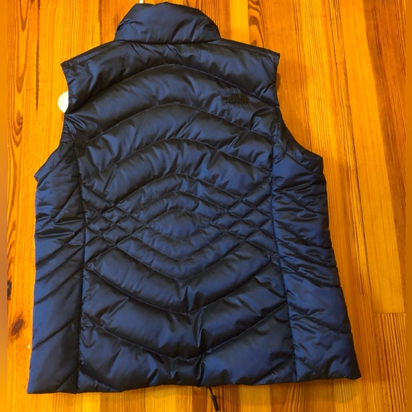 North Face Goose Down 550 Puffer Vest - Picture 13 of 16